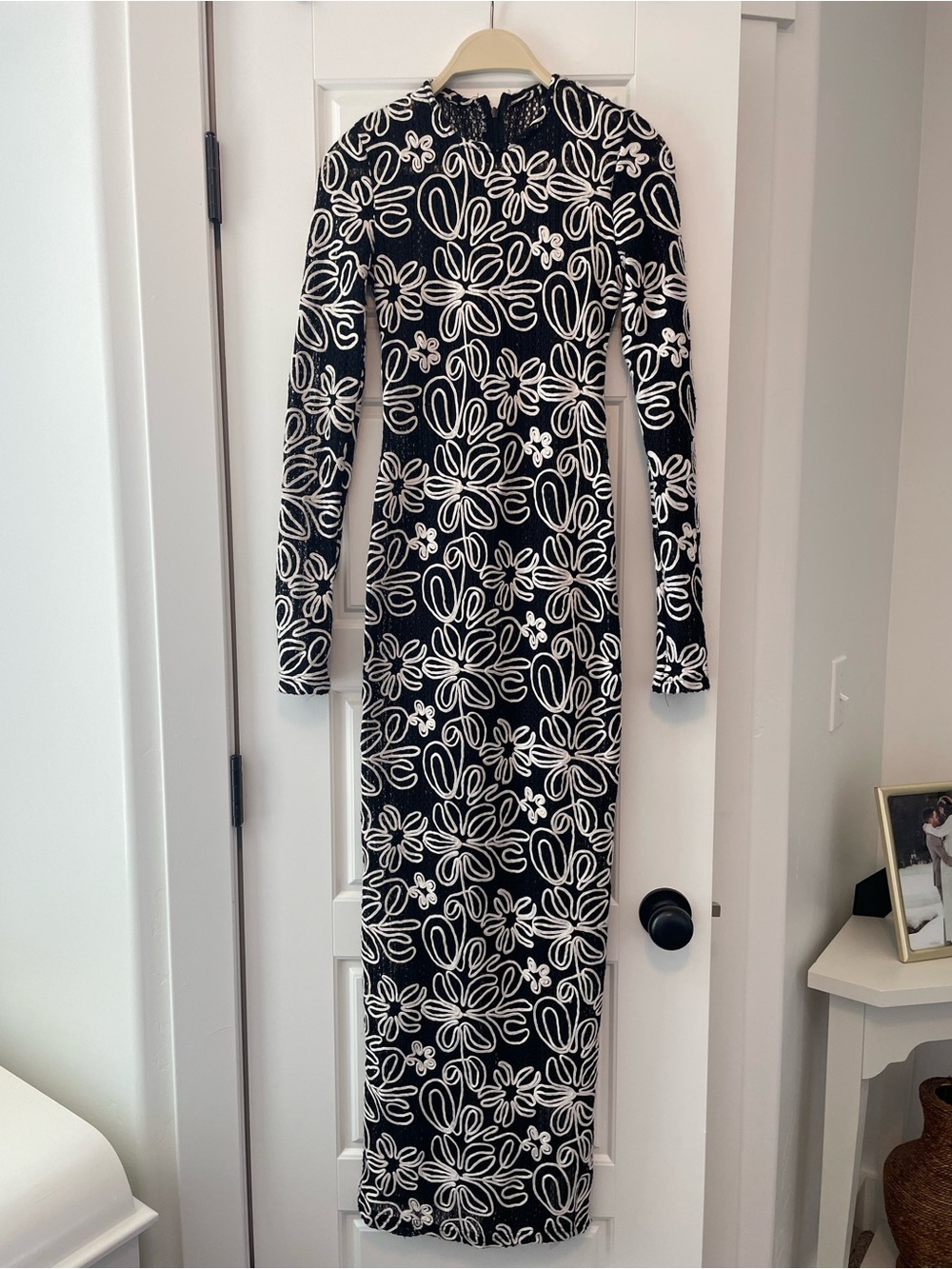 Black & White Floral Long-Sleeve Midi Dress